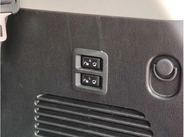 Car image 43