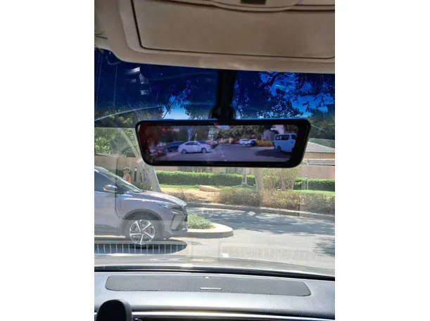 Car image 23