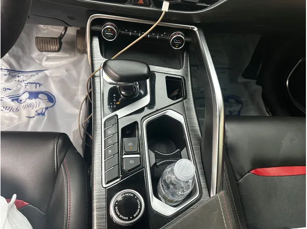 Car image 20
