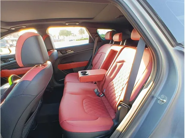 Car image 13