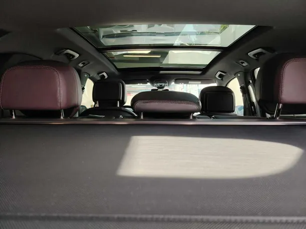 Car image 32