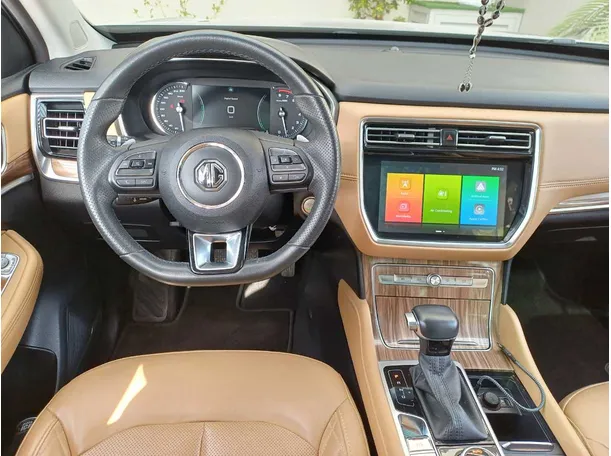 Car image 16