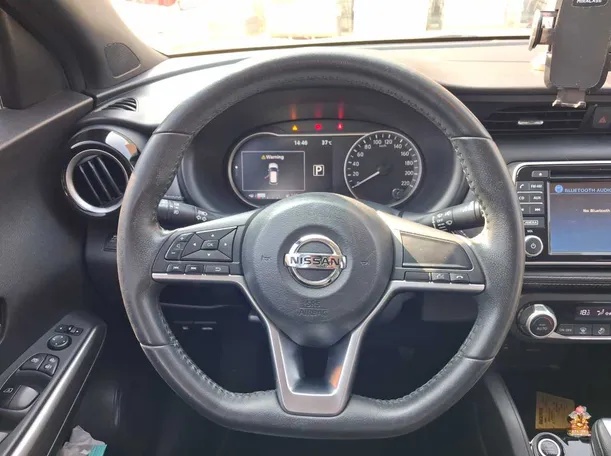 Car image 18