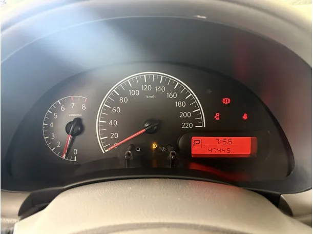 Car image 12