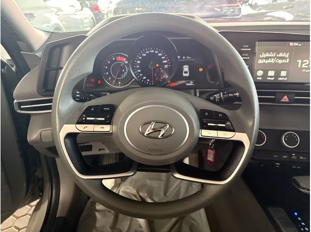 Car image 13