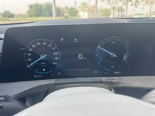 Car image 19