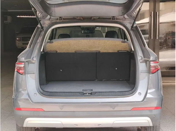 Car image 26