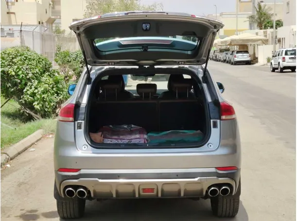 Car image 25