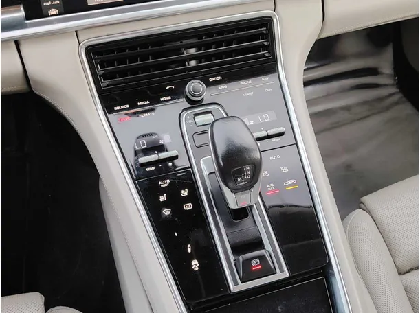 Car image 22