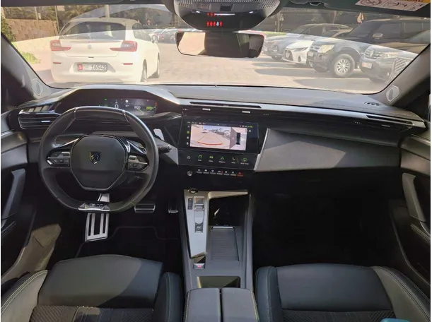 Car image 14