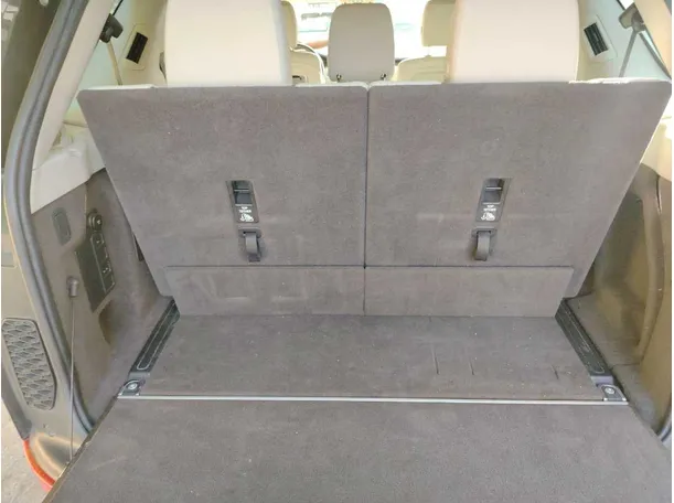 Car image 29