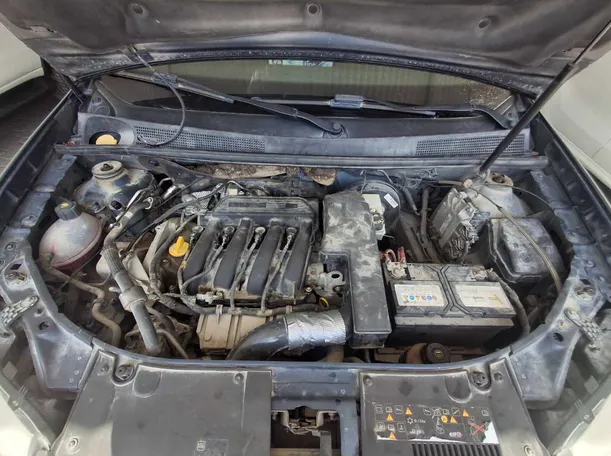 Car image 19
