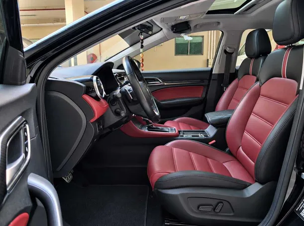 Car image 11
