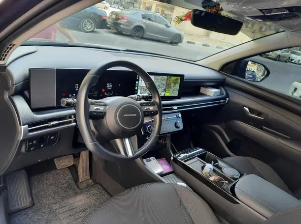 Car image 11