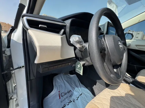 Car image 10