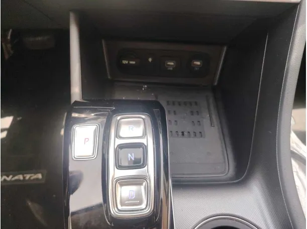 Car image 20