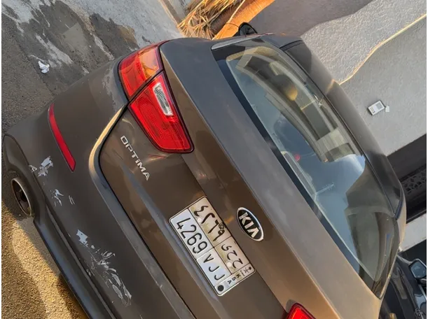 Car image 8