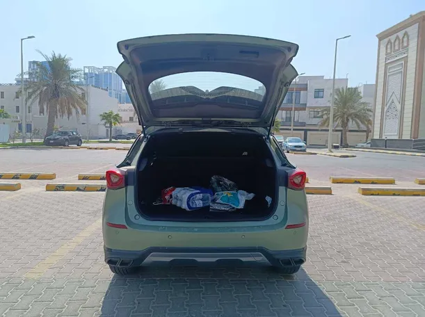 Car image 28