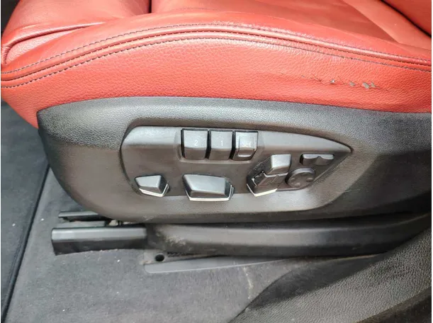 Car image 44