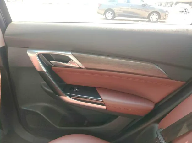 Car image 31