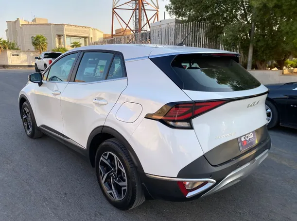 Car image 7