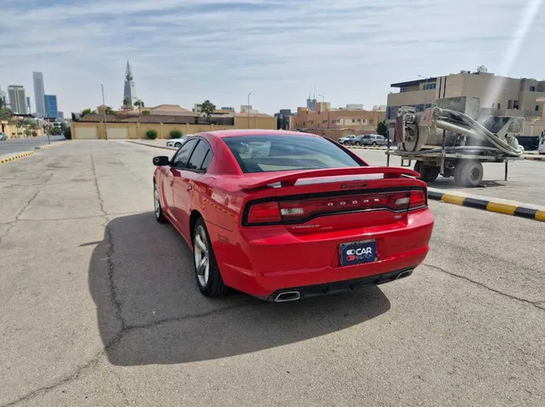 Car image 7