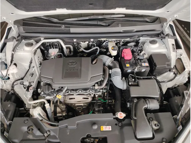 Car image 30