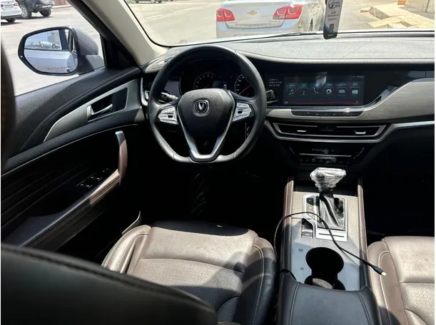 Car image 15