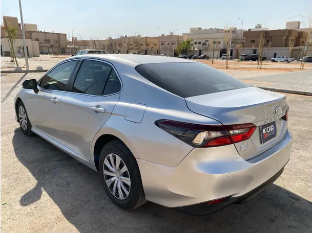 Car image 7