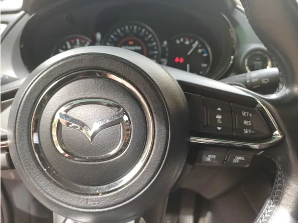 Car image 26