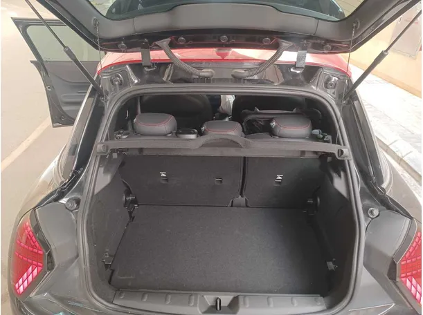 Car image 21