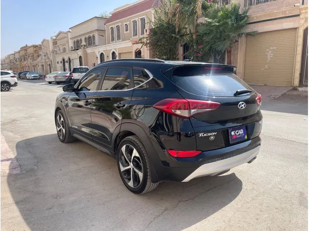 Car image 7
