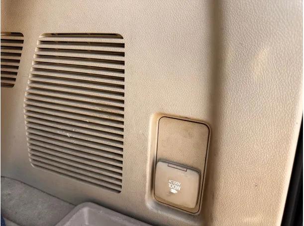 Car image 26