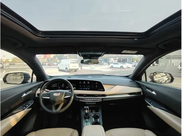 Car image 17