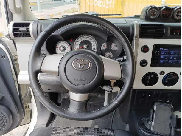 Car image 17