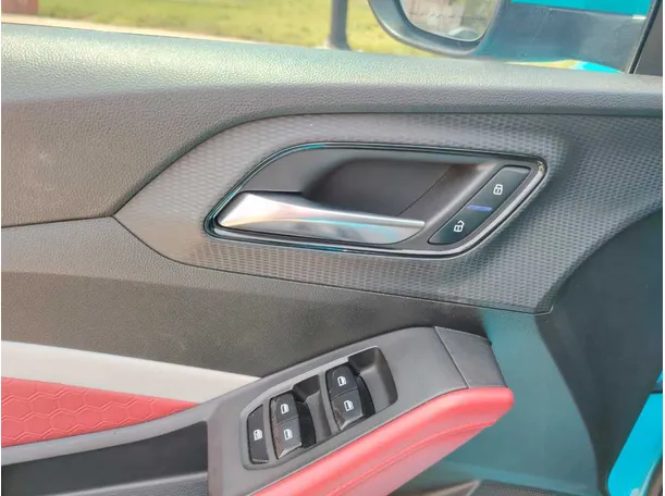 Car image 43
