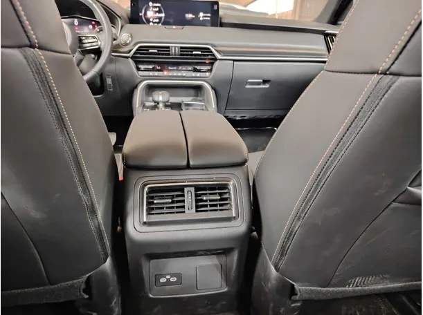 Car image 34