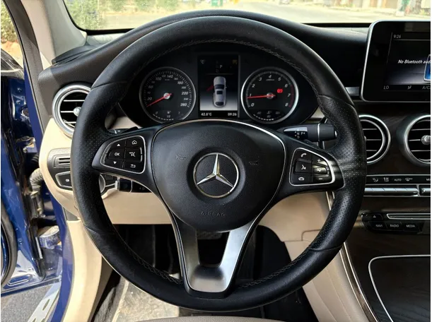 Car image 24