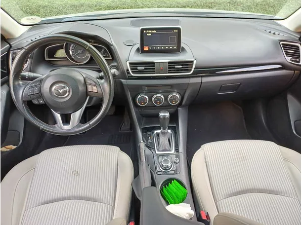 Car image 16