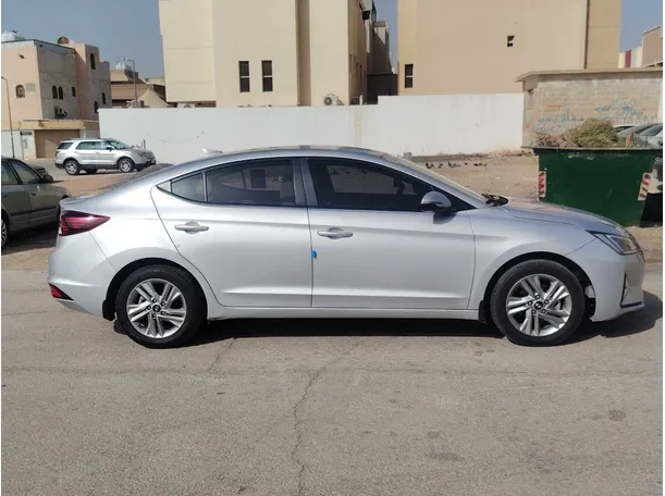 Car image 4