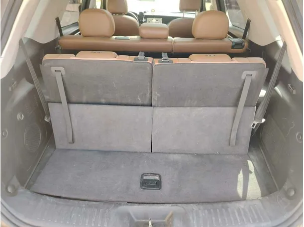 Car image 29