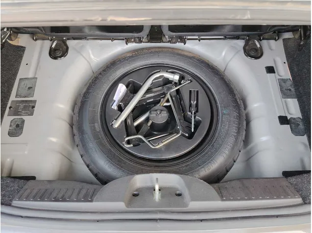 Car image 33