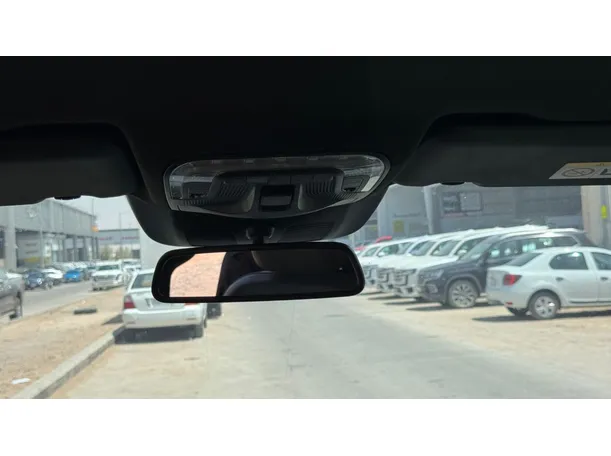 Car image 25