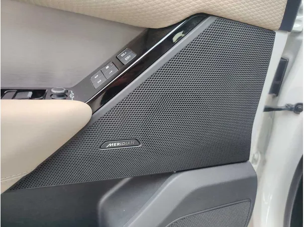 Car image 39