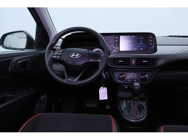Car image 15