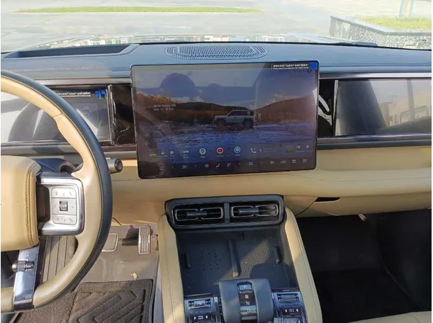 Car image 16