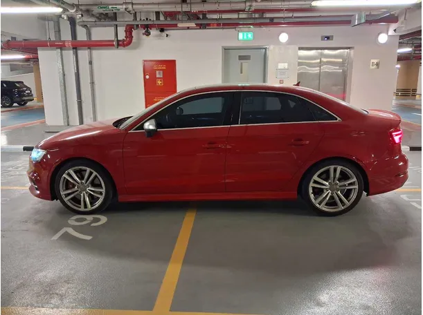 Car image 8