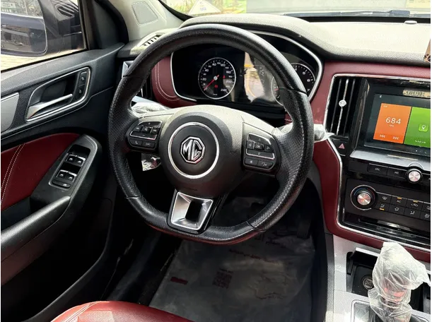 Car image 19