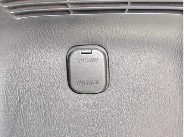 Car image 35