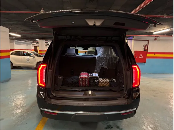 Car image 24